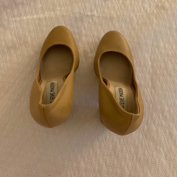 Shoes - Picture 5 of 8